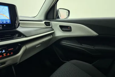 Car image 27