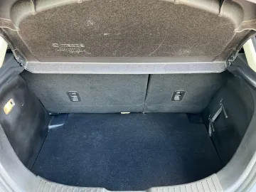 Car image 36