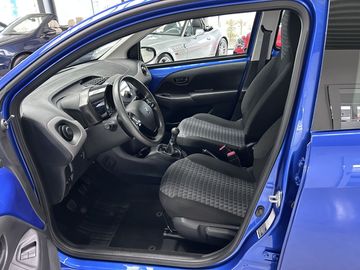 Car image 14