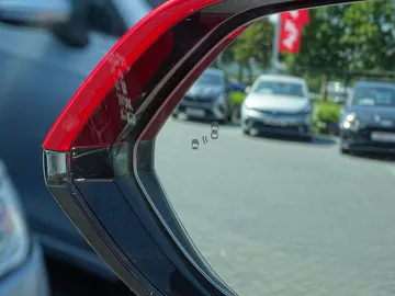 Car image 31