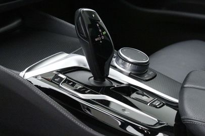 Car image 37