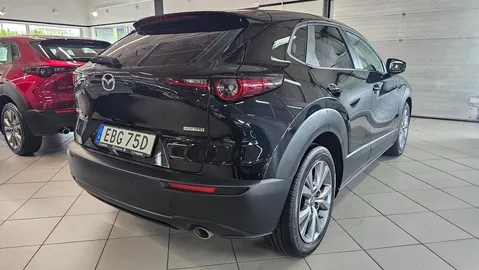 Car image 3