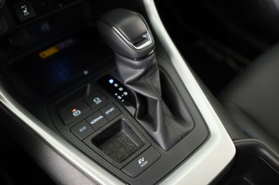 Car image 30