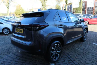 Car image 3