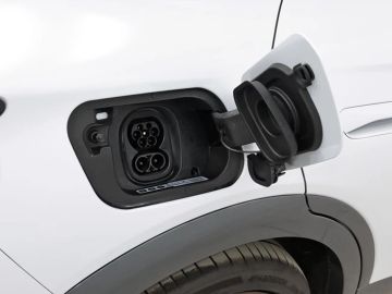 Car image 43