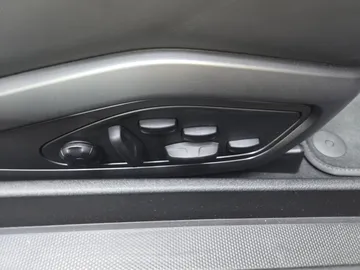 Car image 35