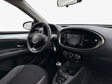 Car image 10