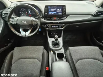 Car image 28