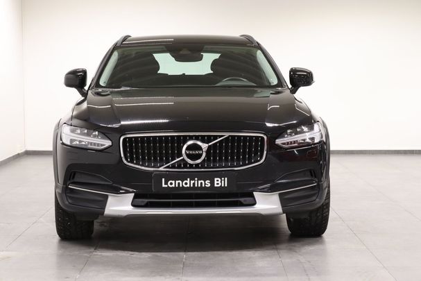 Volvo V90 Cross Country D4 AWD 140 kW image number 2