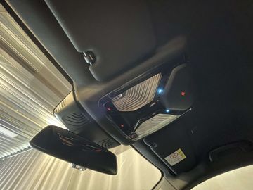 Car image 38