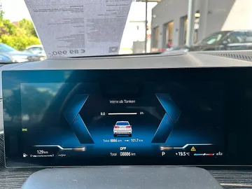 Car image 35