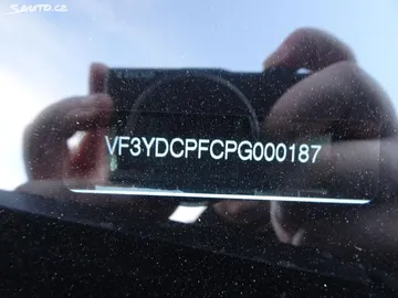 Car image 28