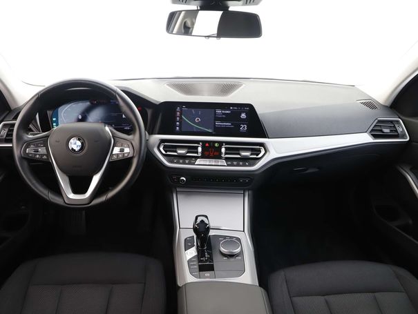 BMW 320d Touring xDrive Advantage 140 kW image number 12