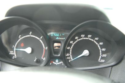 Car image 11