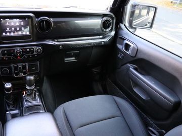 Car image 37