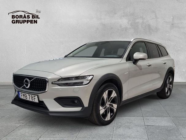 Volvo V60 Cross Country D4 AWD 141 kW image number 1