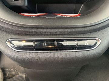 Car image 32