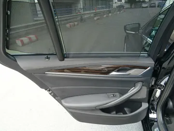 Car image 36