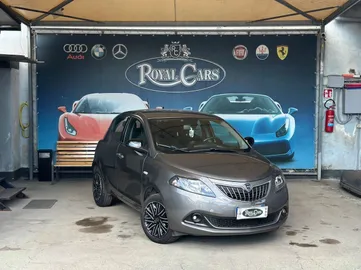 Car image 2
