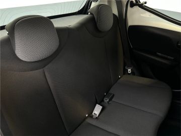 Car image 28