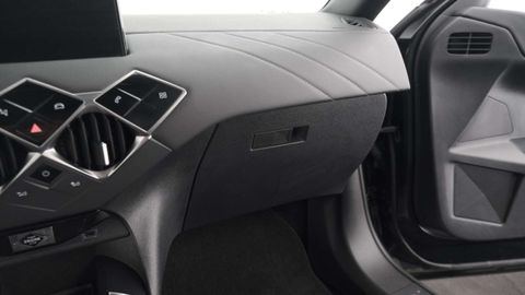 Car image 37