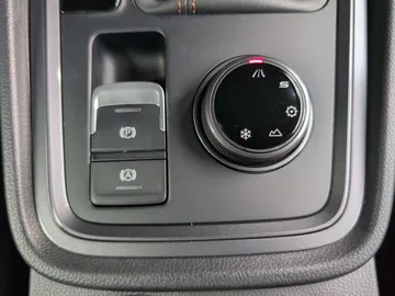 Car image 43