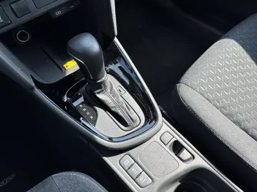 Car image 25