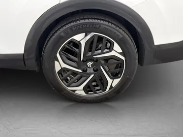 Car image 35