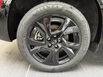 Car image 25