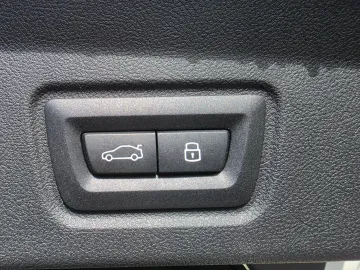 Car image 34