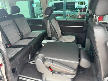 Car image 27