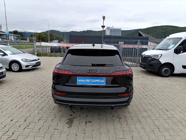 Audi e-tron 55 quattro S-line 300 kW image number 6