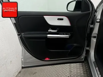 Car image 31