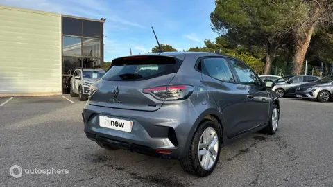 Car image 4