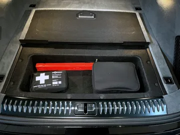 Car image 21