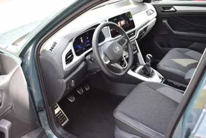 Car image 27