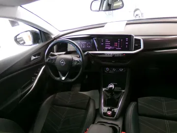 Car image 22
