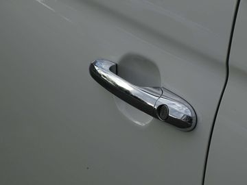 Car image 38