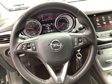 Car image 15