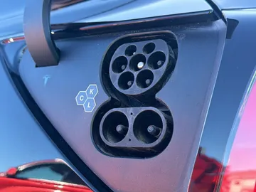 Car image 32