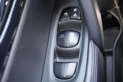 Car image 32