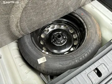 Car image 29