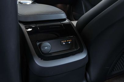 Car image 37