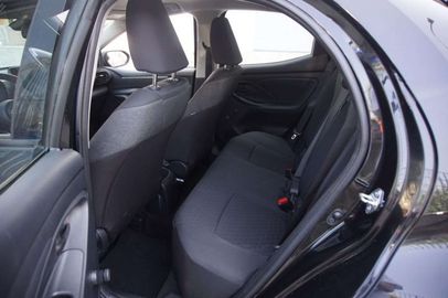 Car image 11