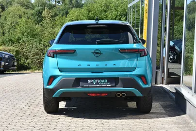 Car image 2