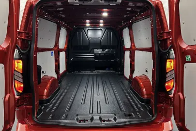 Car image 26