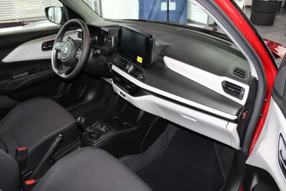 Car image 20