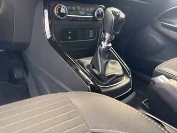 Car image 25