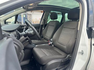 Car image 16