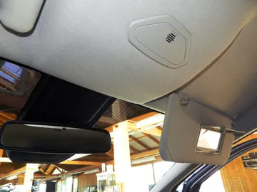 Car image 25